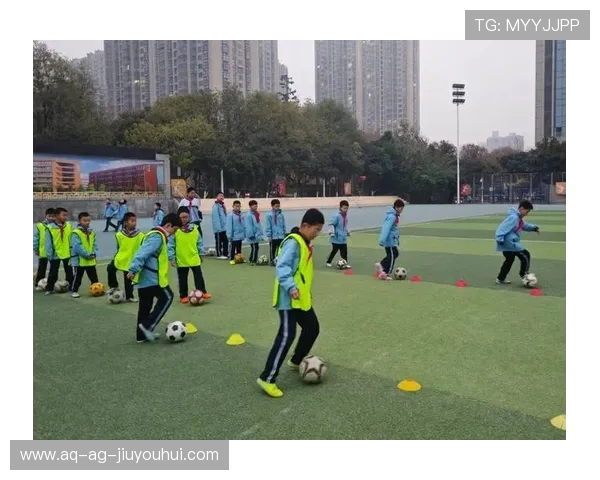 世纪学校足球社团:培养校园足球人才,激发青少年体育精神与团队协作能力